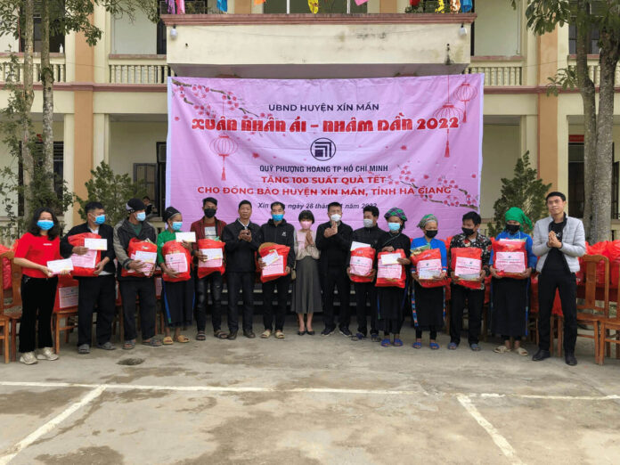 Quy-phuong-hoang-1 Quỹ Phượng Hoàng tri ân các anh hùng liệt sĩ và tặng 100 phần quà tết cho các hộ nghèo huyện Xín Mần