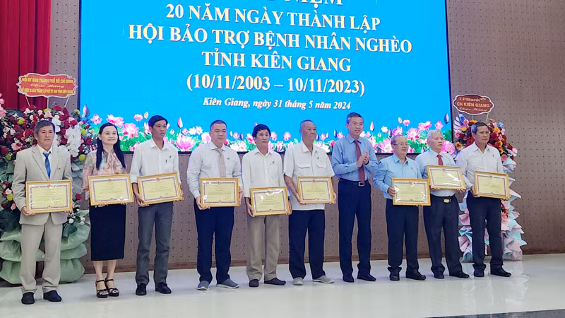 Kiên Giang: Vận động hơn 1.100 tỷ đồng giúp đỡ người nghèo, bệnh nhân nghèo